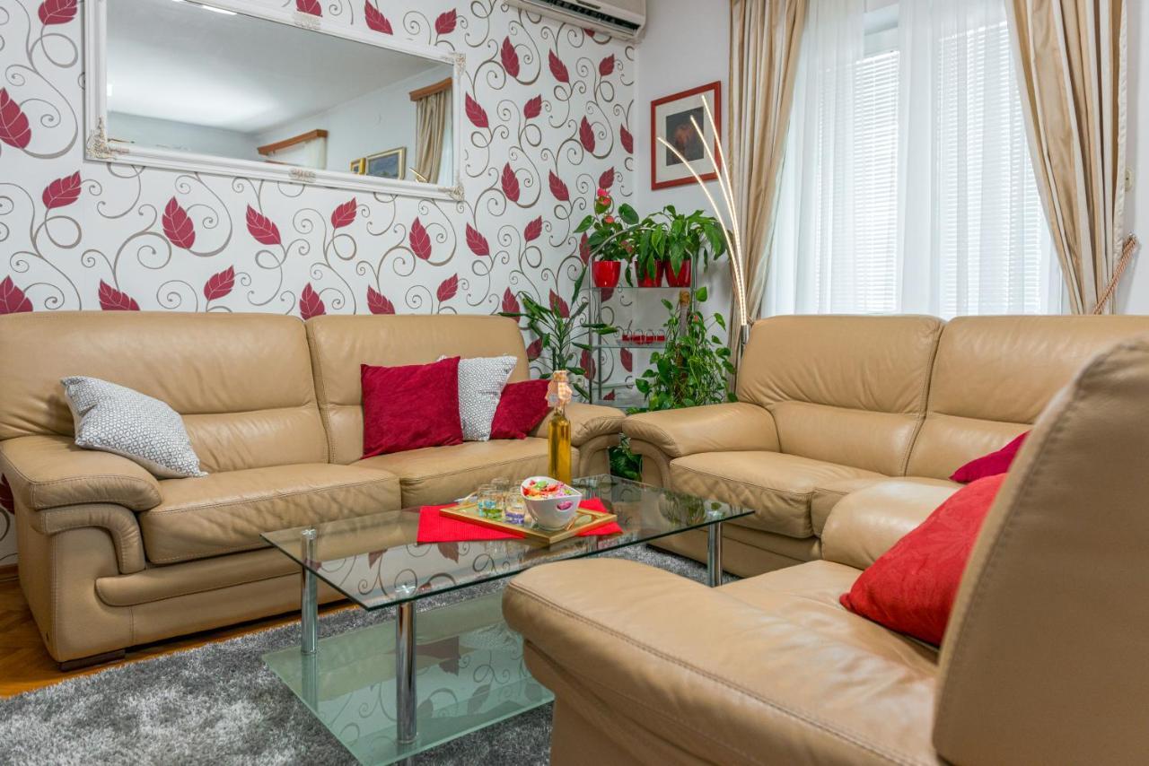 Lovely Apartment Ragusa Esterno foto